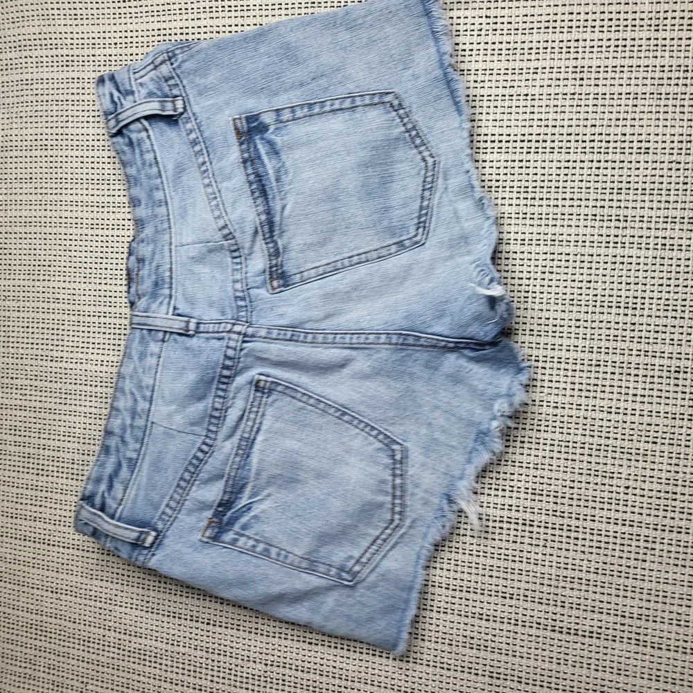 Levis 501 Shorts‎ Womens 28 Blue Denim Button Fly Raw Hem Distressed High Rise